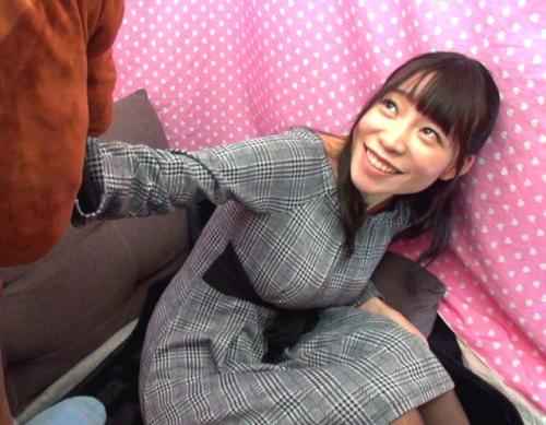 ＃素人　ナンパスポット池袋！ウブカワ女子大生のパイパンマ◯コに童貞くんが中出し暴発SEX!