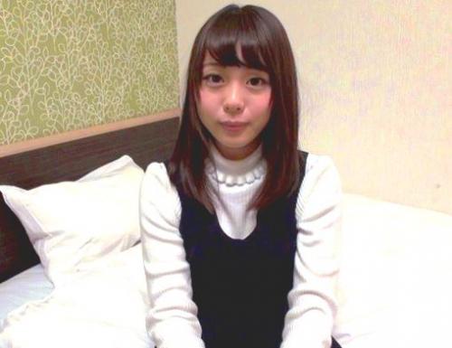＃素人「…入れるつもり無かったのに…♡」あっ！？素股までって約束が自分で挿れちゃった！照れながらもオネダリ腰振りSEX！たまらずパイパンマ◯コに中出し！