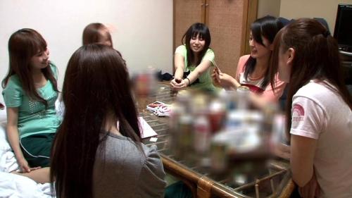 修学旅行先のホテルで調子に乗ってお酒を飲んでバカ騒ぎ！初めて飲むお酒で大暴走。どんどんエスカレートしてエッチなことも平気でやっちゃう超ハイテンションモードに！