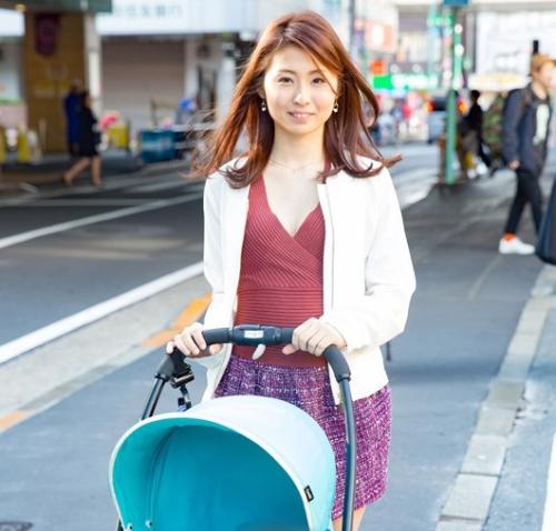 ＃人妻＃ナンパ　ベビーカーママを詮索しナンパする！エロアンケートで出産後の身体の疼きのボディチェック！ホテルに移動して旦那以外のち○ぽで挿入ガチイキ！ま○こが狂う程の快楽！！【出産後の感度抜群人妻ママナンパ！ベビーカーを引く人妻の産後で感度が上がった身体を大調査！！】