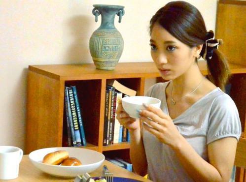 ＃人妻NTR　泊まりに来ては我が家の様に振舞う夫の上司は、酔い潰れた夫の傍でフェラチオを強要し、夫の不在を狙って凛を弄ぶ夫の上司