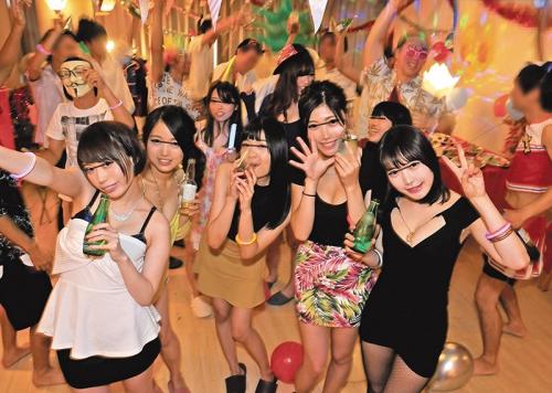 ＃泥酔＃パリピ　自宅でみんなと乱交！週末に親が不在だということがクラスのパリピ野郎に知られ、ボクの家がまさかのパーティー会場に！