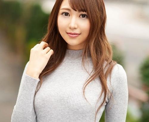 ＃巨乳　くびれ巨乳Hカップ！しぐさとは裏腹に脱ぐとモデルだけあって急激にくびれたウエストに巨乳の迫力ボディ。