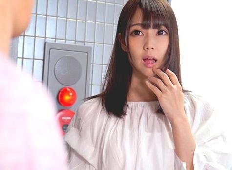 ＃素人＜膣内射精＞「デリヘル呼んだら親友の彼女が来た！」黙っとく代わりにパイパンマ◯コに生ハメ&中出し！
