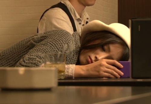 ＃痴漢＃ギャル　バレないようにお店のトイレで、ホテルに連れ込んで、酔い潰れた女性を介抱するフリをしてエロ行為。酔い潰れた女をバレないように痴漢しちゃった俺。