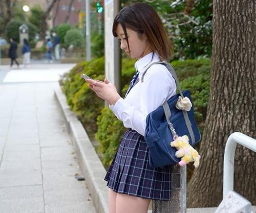 ＃JK＃円光　「まだ足りないよう」と天然Gカップのロリギャルちゃんがオヤジの生チンポまで欲しがってパイパンマ◯コ生中出し！【●校卒業後、即、制服着てオヤジと初中出し円光ごっこ 】