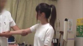 《悪徳マッサ》部活で鍛えたjkの体を施術しちゃうw無垢なアソコを弄りまくって交尾しちゃう♡