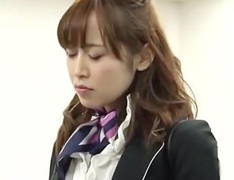 「反省するなら腰を振れ！」謝罪でイキ果てる強がり美女