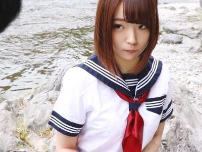 細身な制服キュートガールがオヤジとハメハメw