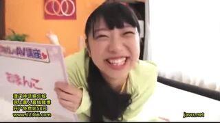 【話題の美少女がオナニーサポート】エッチな質問コーナーです。