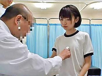 健康診断でセクハラ淫行する医者、キモすぎる診察で変態医師に犯される『健康診断だから…///』