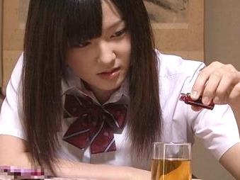 【キメセクｘ逆レイプ】「もっとしたいのっ♡」媚薬使ったムチムチ巨乳おっぱいJKが発情！男友達襲って失禁お漏らしアクメｗｗ