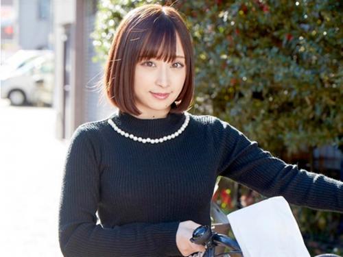 【マジックミラー×人妻】巨乳美人な熟女をマジックミラー号で新型バイブのお試し♡潮吹きで感じたマンコにチンコ挿入でセックス♡