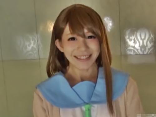 【小西まりえ×コスプレ】ロリ系制服美少女がめちゃくちゃカワイイ笑顔で乳首舐め、フェラでご奉仕♡