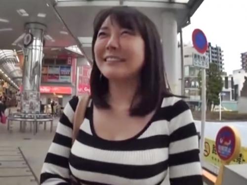 【人妻ナンパ】街にいた巨乳熟女奥様をナンパして部屋へ誘い込んでハメ撮りセックス♡