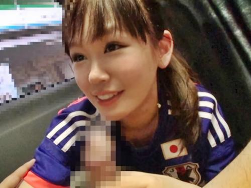 【ナンパ×中出し】サッカー観戦でナンパした巨乳女子大生とハメ撮りセックス♡ユニフォーム姿がエロすぎる♡
