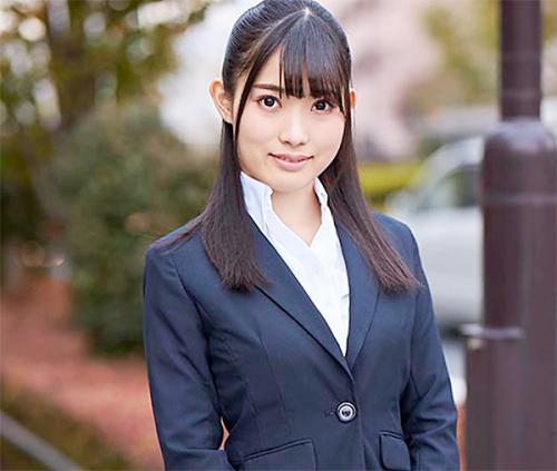 リクスーの可愛い女子大生に内定をエサにセクハラ面接をしておっぱいを揉み電マで興奮させるとチンポを咥えハメまくる淫乱JD！