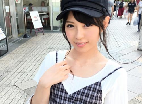 可愛い女子大生に下着を見せてもらい貧乳を揉み電マを当てると感じまくりチンポを舐めまくりハメられ顔射される淫乱娘