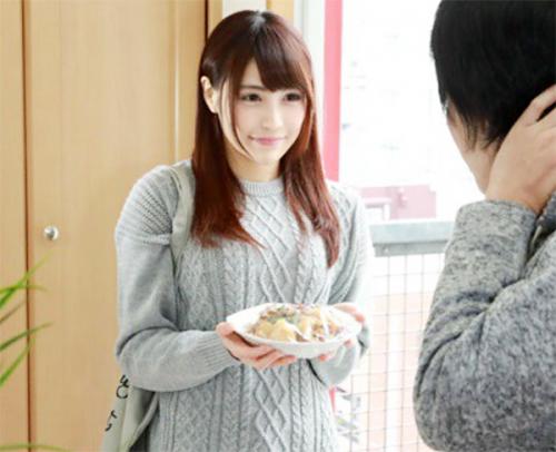 シングルファーザーの世話をするママ友が襲われてキスされおっぱいを揉まれると興奮してチンポを咥えてハメられ喘ぎまくる