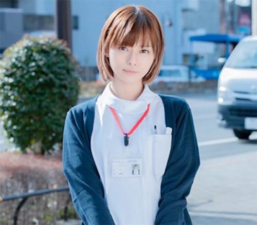 《素人ナンパ》可愛い看護師にオナサポをお願いして手コキしてもらいチンポを咥えて下着をズラしてハメられ喘ぎまくる！