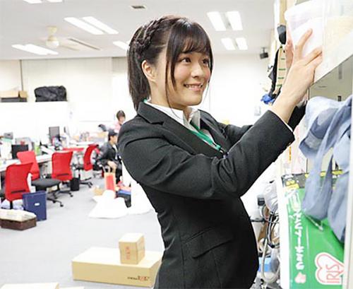 SODの可愛い社員にお酒を飲ませて酔わせておっぱいを揉み電マで興奮させるとチンポを咥えてバックや騎乗位でハメまくる！