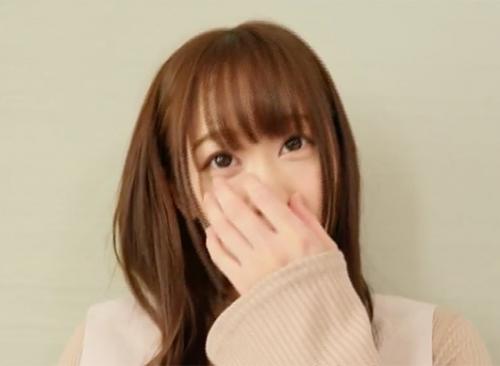 可愛い美少女のおっぱいを揉んでクンニや手マンで興奮するとチンポを咥えて挿入されると喘ぎまくり中出しされる淫乱娘