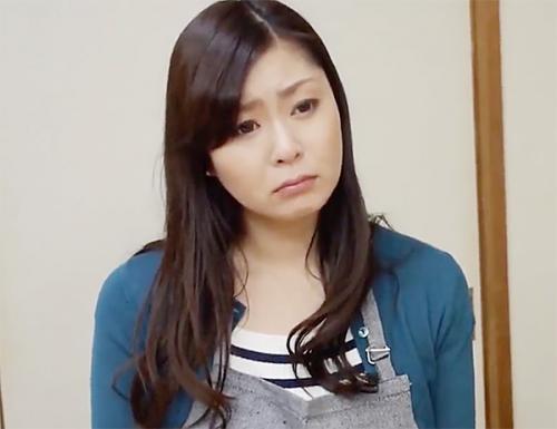 兄嫁にセックスの練習をお願いして巨乳を揉みチンポを擦り付けると興奮してしまいフェラして手マンされ挿入され喘ぎまくる