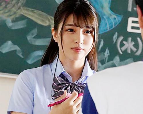 水泳部の可愛いマネージャーのが部員のチンポを舐めまくりフェラ抜きして顧問の先生と69をしてハメられ喘ぎまくる淫乱娘！