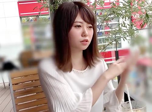 可愛い美少女とデートをしてホテルに連れ込み撮影しながら貧乳を揉まれ手マンで感じてチンポを舐めまくる淫乱娘！