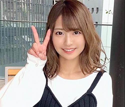 可愛い美少女を撮影しながらおっぱいを揉み電マでオナニーさせるとチンポを咥えて立ちバックや騎乗位で喘ぎまくる淫乱娘！