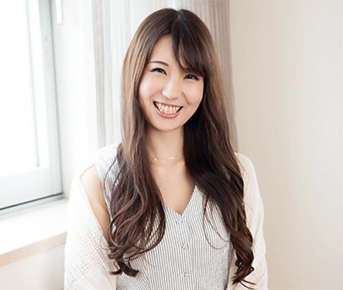 《人妻ナンパ》綺麗な人妻に下着を見せてもらいおっぱいを揉み電マで感じさせるとチンポを咥えてホテルでハメまくる淫乱人妻