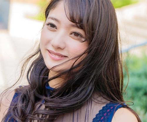 《人妻ナンパ》可愛い人妻のおっぱいを揉みバイブで興奮させるとチンポを咥えパイズリをしてハメられ喘ぎまくる淫乱人妻