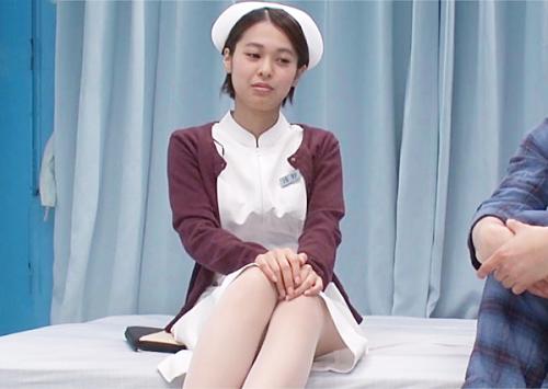 可愛い看護師にチンポの悩みを相談して手コキしてもらいチンポを咥えておっぱいを揉まれクンニで興奮してハメまくる淫乱娘！