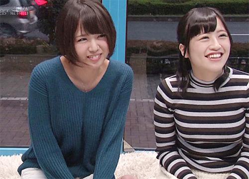 《人妻ナンパ》可愛い人妻2人におっぱいマッサージをして巨乳を揉み手マンされると興奮して乱交でハメまくる淫乱人妻！