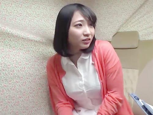 《人妻ナンパ》綺麗な奥さんに下着を見せてもらいおっぱいを揉み電マとバイブで興奮させるとフェラしてハメられ喘ぎまくる！
