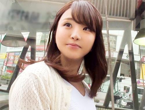 《素人ナンパ》上京してきた美少女とホテルに行き脱がせて電マを試してもらいおっぱいやアソコに当てると感じる淫乱娘！
