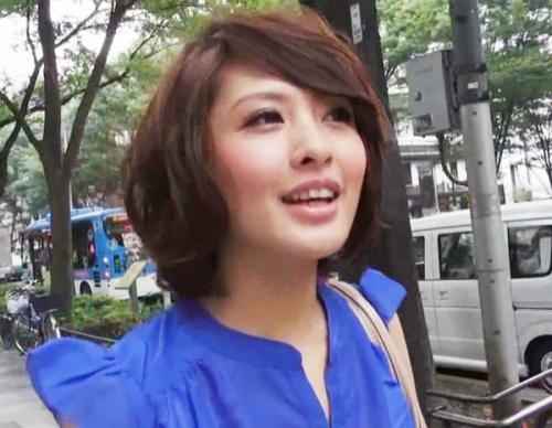 ショートカットの可愛い人妻とホテルに行きおっぱいを揉み手マンをすると興奮してフェラして挿入され喘ぎまくる淫乱人妻