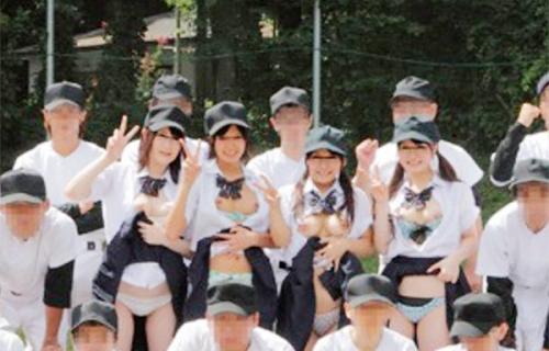 野球部の女子マネージャーが部員のためにおっぱいを見せてフェラ抜きして撮影されながら次々とハメまくる淫乱女子校生！