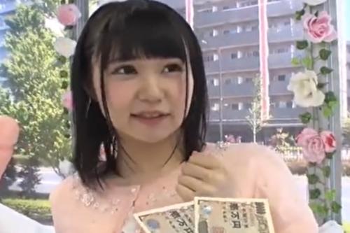《MM号》メチャかわ素人娘が恥じらいながら極太ディルドオナニー！