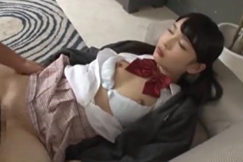 《昏睡レイプ》眠らせたJKの妹に中出しする鬼畜な兄！