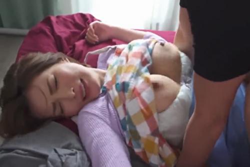 侵入者に犯された美人妻が連日中出し凌辱される！