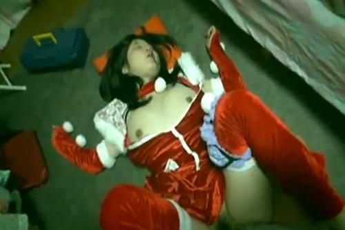 サンタのかっこしたお姉さんを中出しレイプ！！