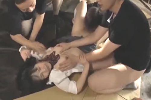《集団レイプ/佳苗るか》拉致した美少女JKをやりたい放題輪姦する男たち！