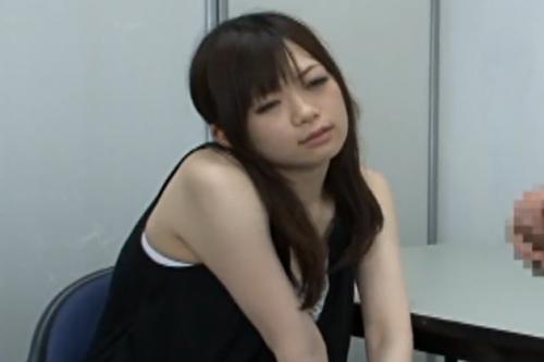 色白メチャカワ美少女JDがうっとり見つめるセンズリ鑑賞！