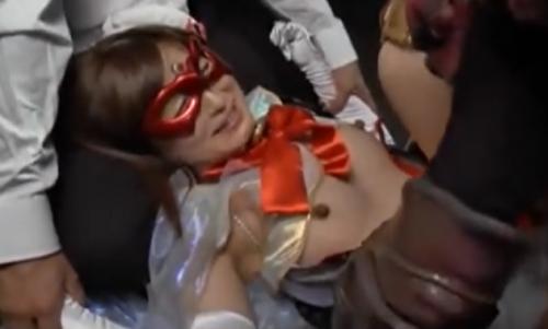 力が出なくて捕まった魔法美少女を凌辱！！