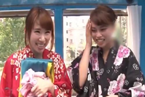《MM号》ナンパした2人組の浴衣JDがMM号で乱交SEX！