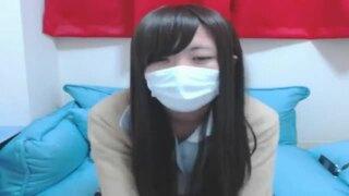 【素人ライブチャット動画 切れ目jk】マスクをした目の細い女子高生が個人撮影生配信しちゃってるｗ