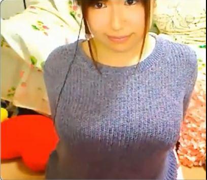 ヤバイやつｗ【素人ライブチャット動画流出 】超爆乳お姉さんがおっぱい出してリアル個人撮影生配信しちゃってるｗ