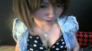 ヤバイやつｗ【素人ライブチャット動画流出 】清楚系巨乳お姉さんがリアル個人撮影生配信しちゃってるｗ