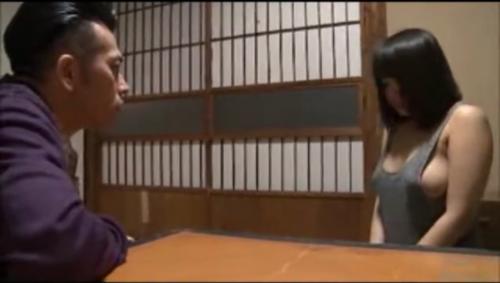 【ヘンリー塚本：爆乳女子高生×レイプ】再婚相手の子供の巨乳jkが義父に逆らえずエッチしちゃうw